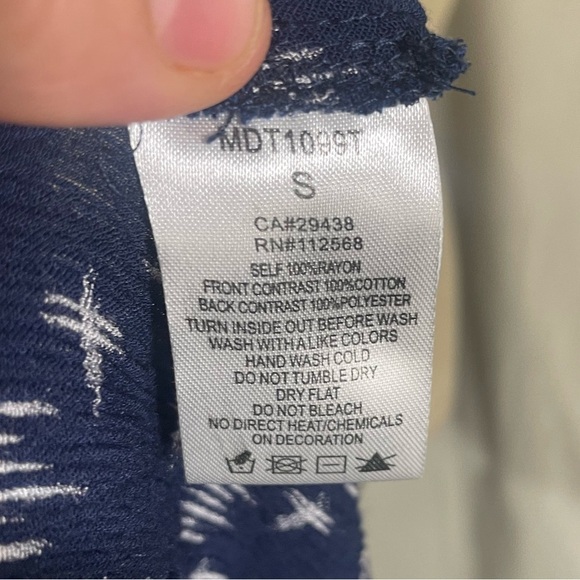 Miss Me Beaded Floral Navy Top Size Small - Picture 6 of 7